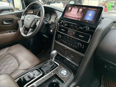 Used 2023 Nissan Armada Platinum w/ Captain's Chairs Package image 39