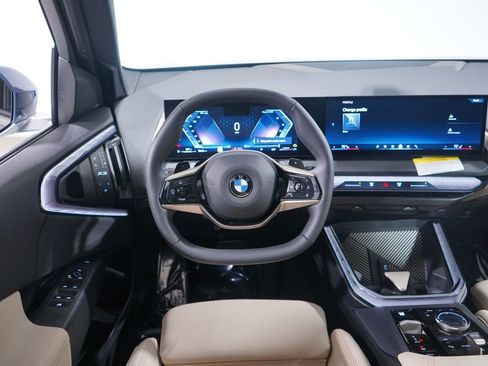 Used 2025 BMW X3 xDrive30i image 11