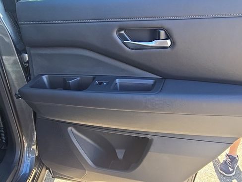 New 2025 Nissan Pathfinder SL image 33