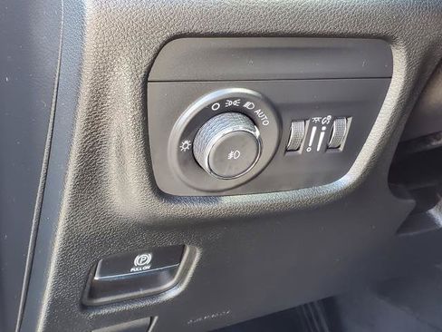 Used 2024 Jeep Grand Cherokee Limited AWD/4WD image 9