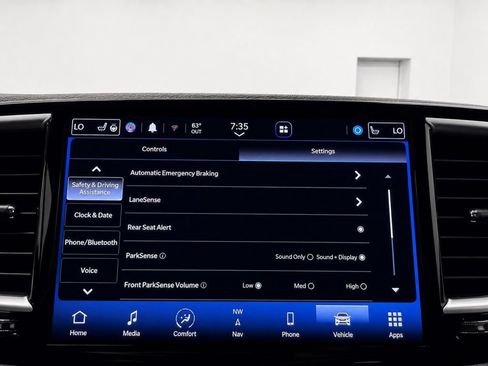 Used 2023 Chrysler Pacifica Limited w/ Uconnect Theater Family Group AWD/4WD image 44