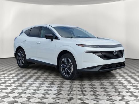 Used 2025 Nissan Murano SV image 2