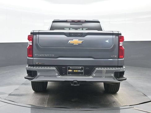 Used 2022 Chevrolet Silverado 1500 LTZ w/ Technology Package AWD/4WD image 5