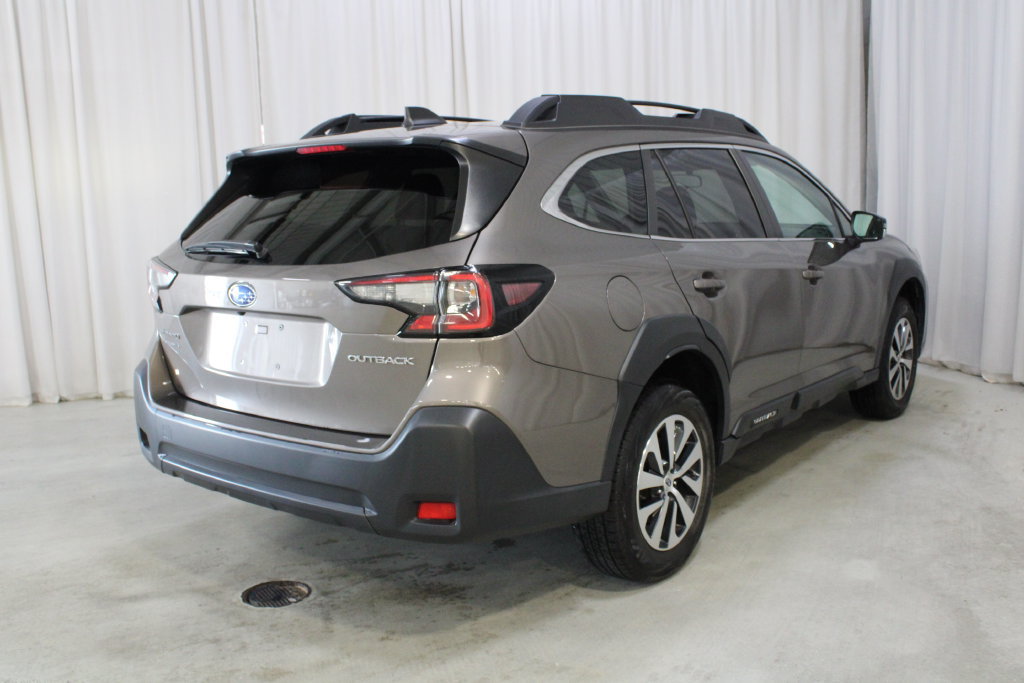Used 2024 Subaru Outback Premium AWD/4WD image 27