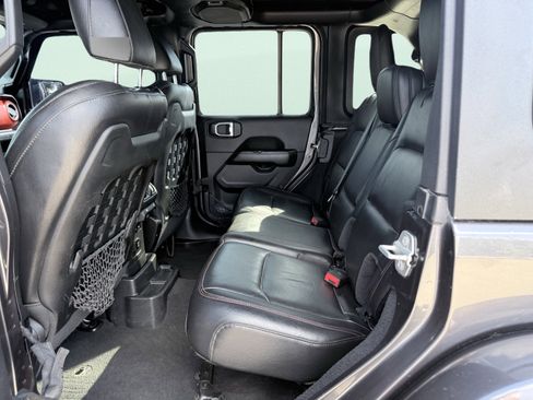 Used 2021 Jeep Wrangler Unlimited Rubicon image 26