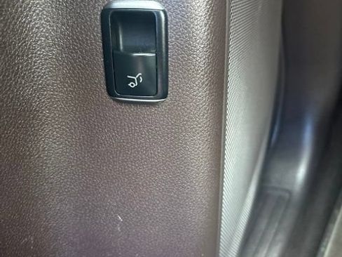 Used 2019 Mercedes-Benz GLS 450 4MATIC image 18