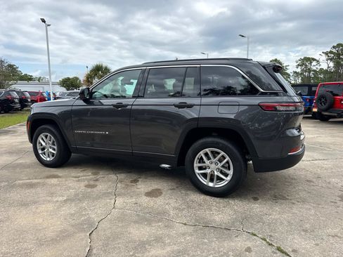 New 2026 Jeep Grand Cherokee Laredo w/ Trailer Tow Package AWD/4WD image 5