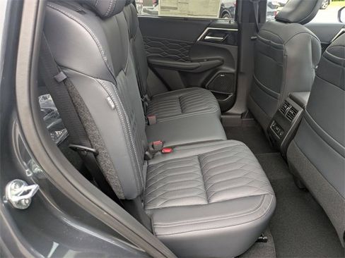 New 2025 Mitsubishi Outlander SEL image 30