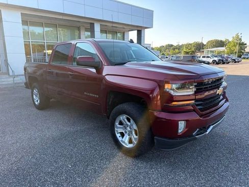 Used 2017 Chevrolet Silverado 1500 LT w/ All Star Edition AWD/4WD image 3