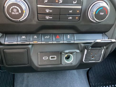 Used 2023 Chevrolet Silverado 1500 Custom AWD/4WD image 63