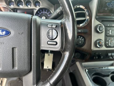 Used 2014 Ford F250 Lariat w/ Lariat Interior Package AWD/4WD image 19