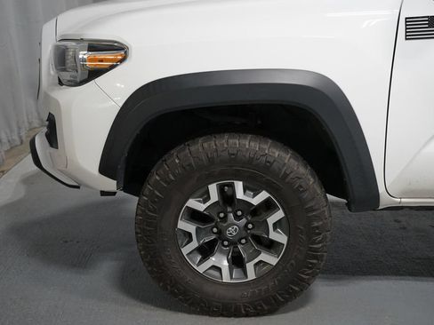 Used 2021 Toyota Tacoma TRD Off-Road w/ Technology Package AWD/4WD image 5