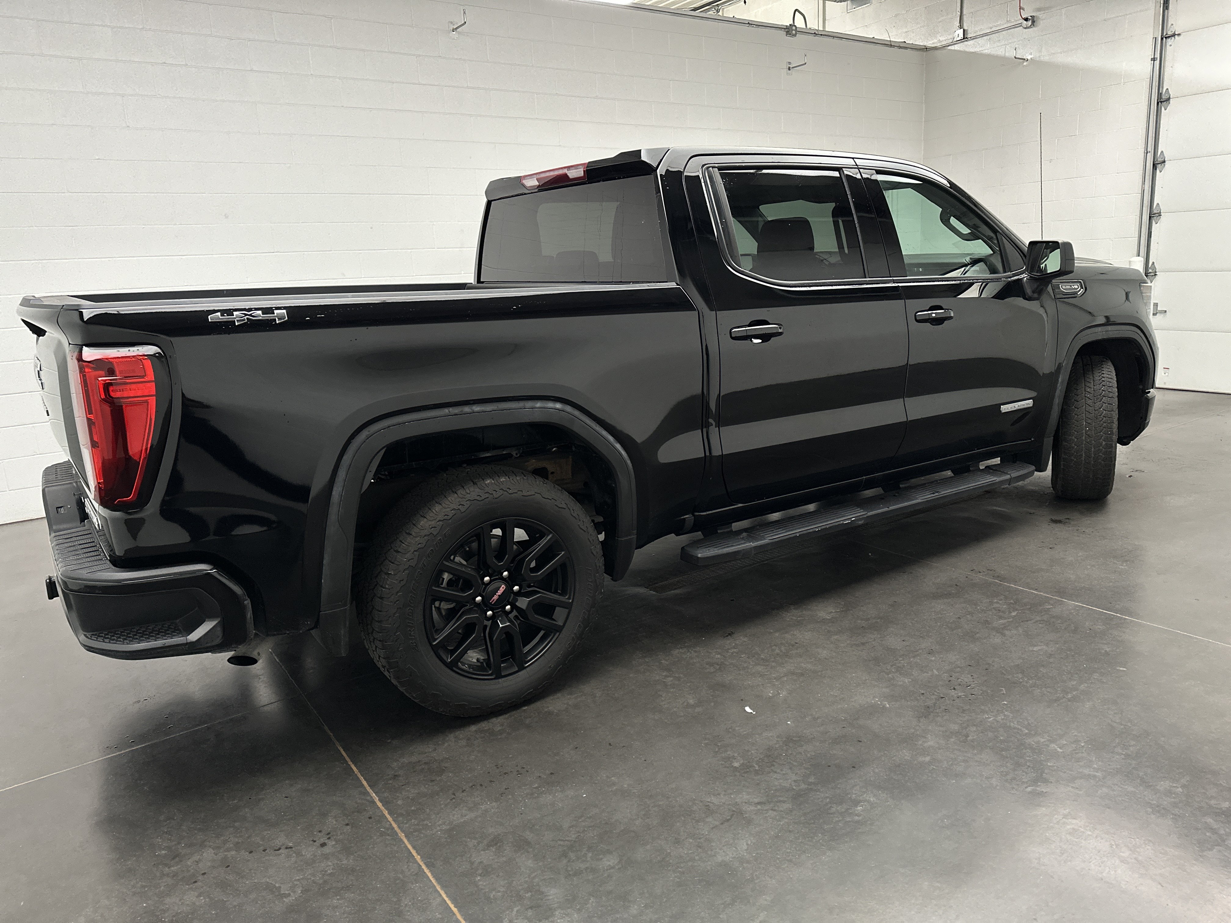 Used 2024 GMC Sierra 1500 Elevation w/ Max Trailering Package AWD/4WD image 9