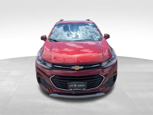 Used 2021 Chevrolet Trax LT w/ Premium Seat Package AWD/4WD image 6