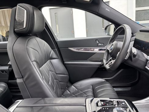 Certified 2023 BMW 740i w/ Executive Package RWD image 27