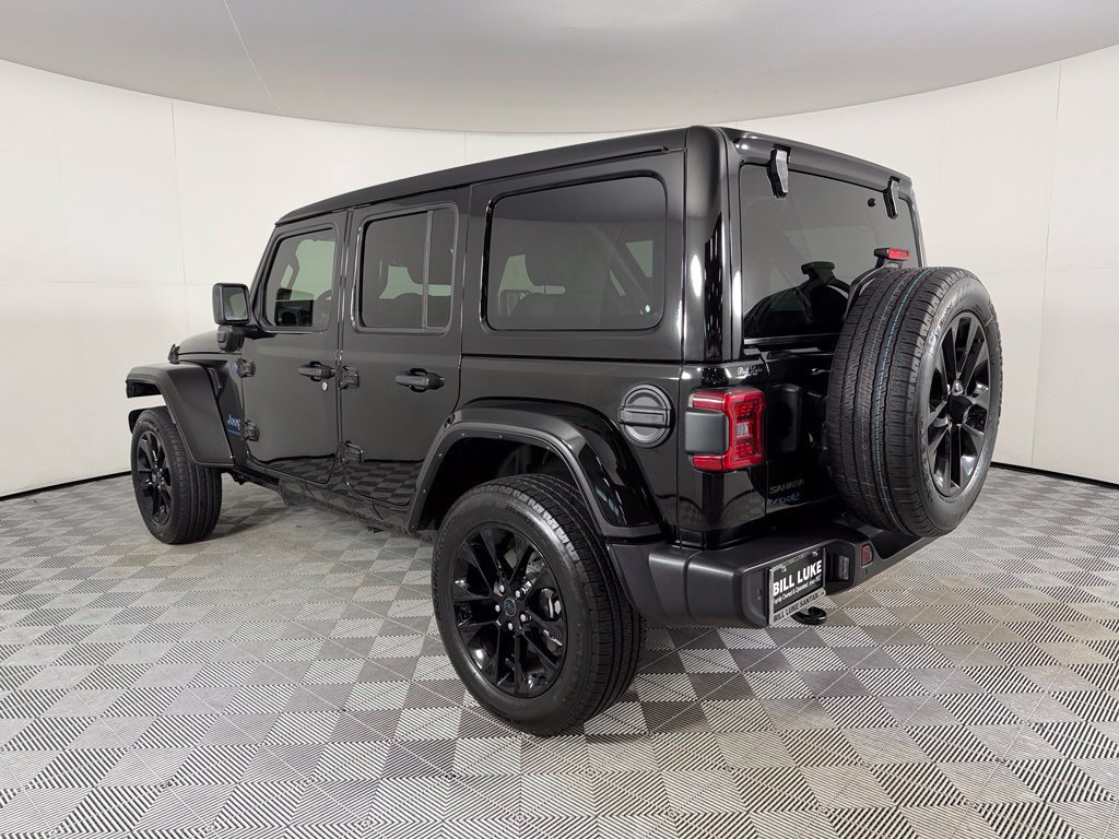 Used 2025 Jeep Wrangler Unlimited Sahara w/ Safety Group AWD/4WD image 9