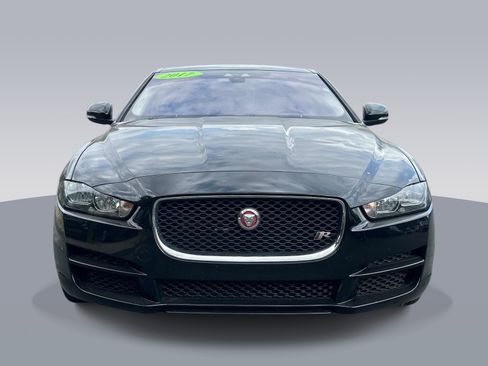 Used 2017 Jaguar XE Premium RWD image 8