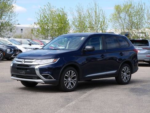 Used 2016 Mitsubishi Outlander ES AWD/4WD image 2