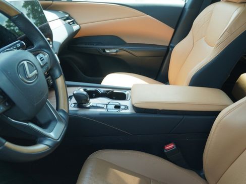 Used 2025 Lexus RX 350 Premium FWD image 9