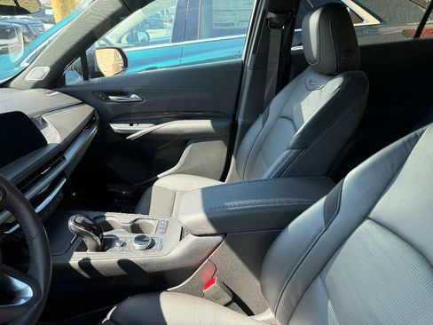 Used 2024 Cadillac XT4 Sport image 8