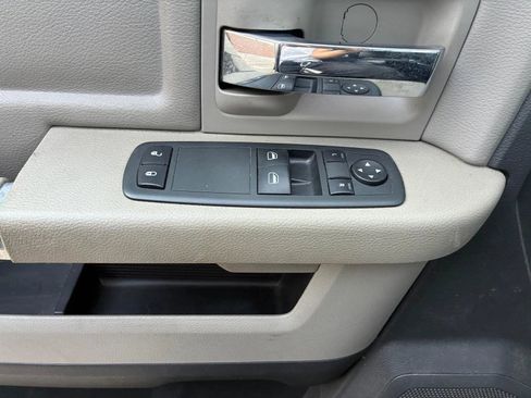 Used 2011 RAM 2500 SLT w/ Popular Equipment Group AWD/4WD image 18