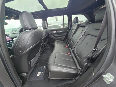 New 2025 Jeep Grand Cherokee Limited AWD/4WD image 19