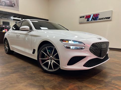 Used 2023 Genesis G70 2.0T image 1