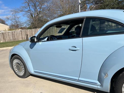 Used 2013 Volkswagen Beetle 2.5 image 16