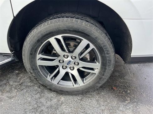 Used 2023 Ford Expedition Max Limited image 11
