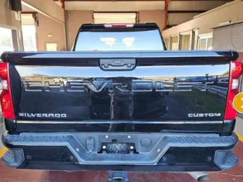 Used 2025 Chevrolet Silverado 2500 Custom w/ Custom Value Package image 7