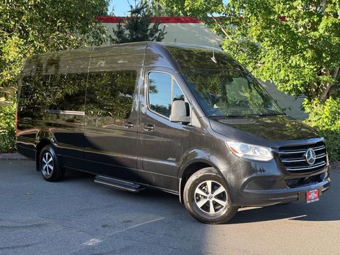 Used 2019 Mercedes-Benz Sprinter 170 image 2