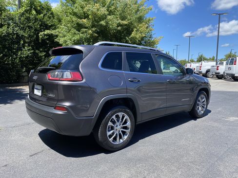 Used 2021 Jeep Cherokee Latitude Plus w/ Sun & Sound Group FWD image 9