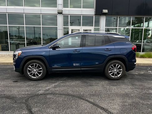 Used 2023 GMC Terrain SLT AWD/4WD image 5