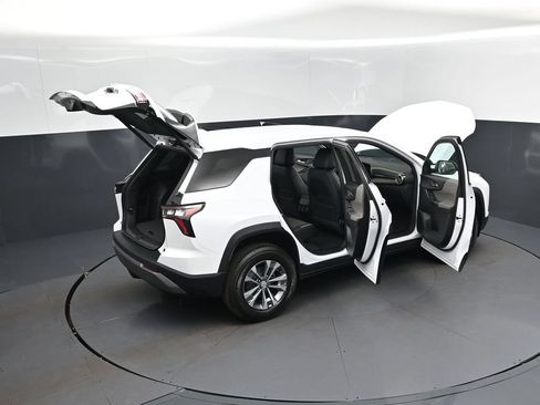 New 2026 Chevrolet Equinox LT w/ Convenience Package II FWD image 50