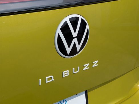 New 2025 Volkswagen ID. Buzz Pro S Plus image 37