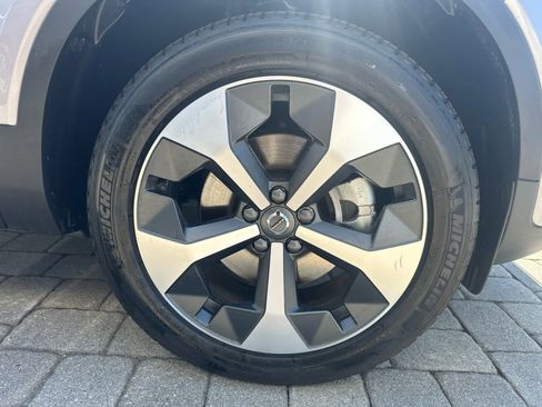 Used 2026 Volvo XC40 B5 Plus AWD/4WD image 39