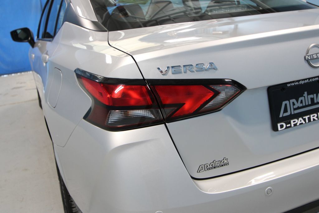 Used 2025 Nissan Versa SV FWD image 33