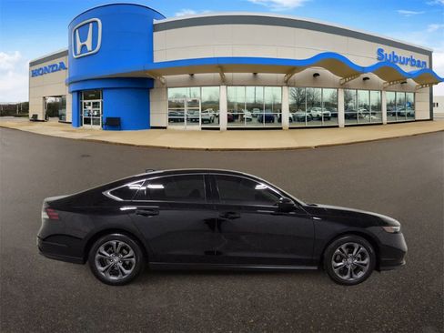 Used 2023 Honda Accord EX image 9