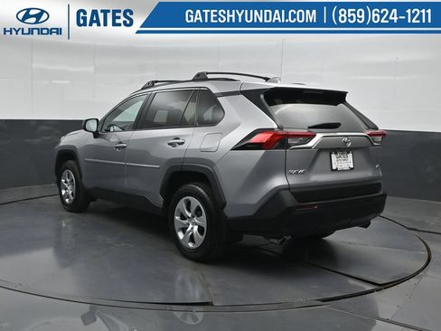 Used 2021 Toyota RAV4 LE FWD image 8