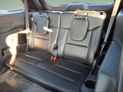 Used 2020 Ford Explorer Limited image 12