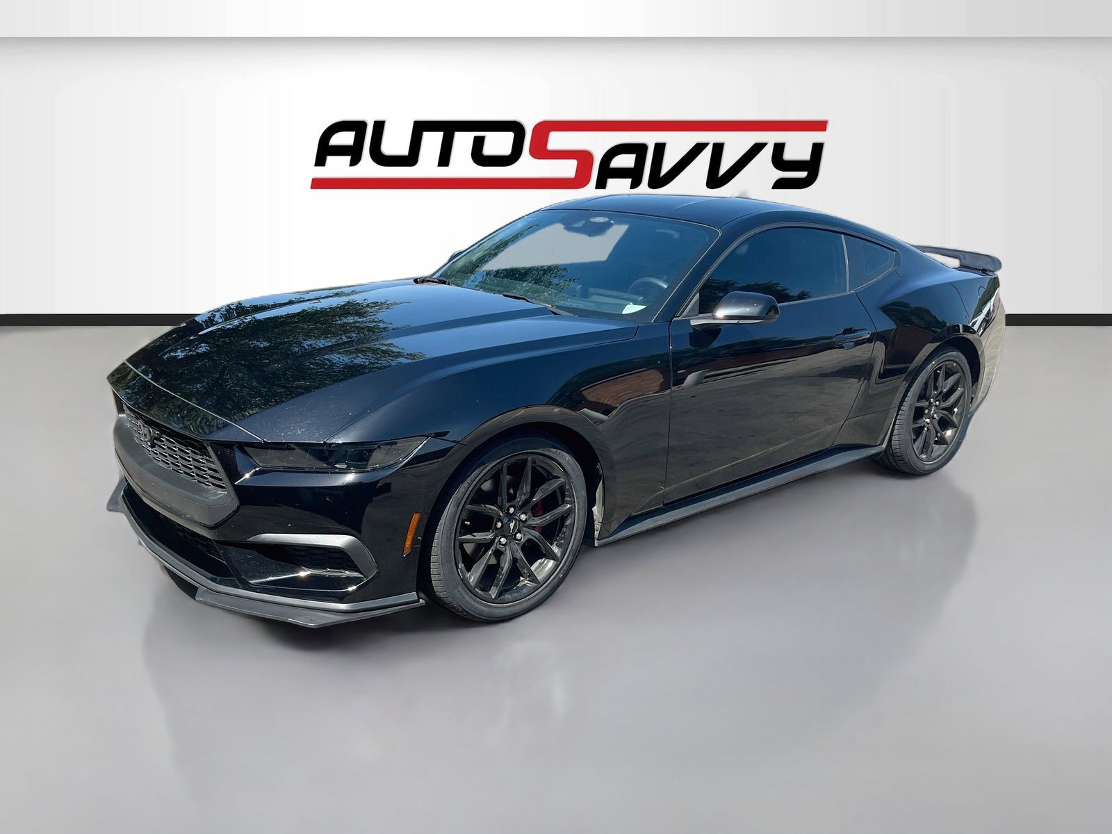 Used 2024 Ford Mustang Coupe RWD image 3