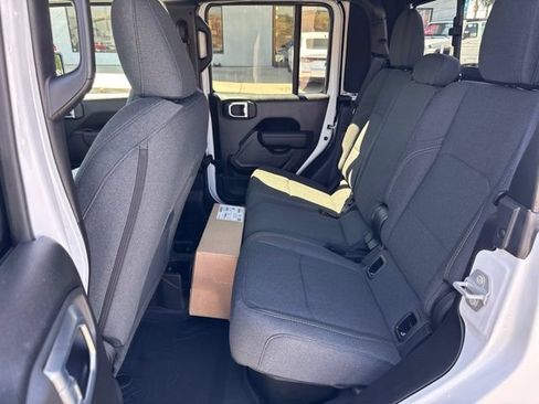 New 2026 Jeep Gladiator Sport AWD/4WD image 23