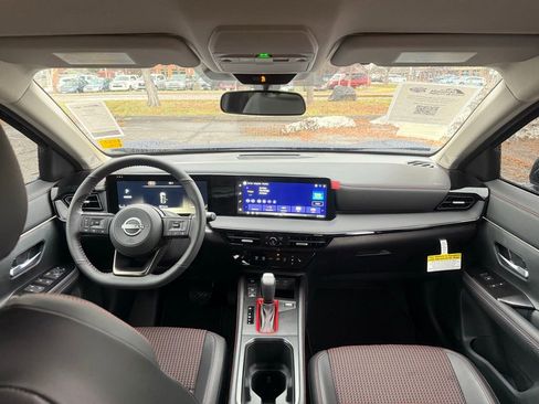 New 2026 Nissan Kicks SR w/ Cold Weather Package image 26