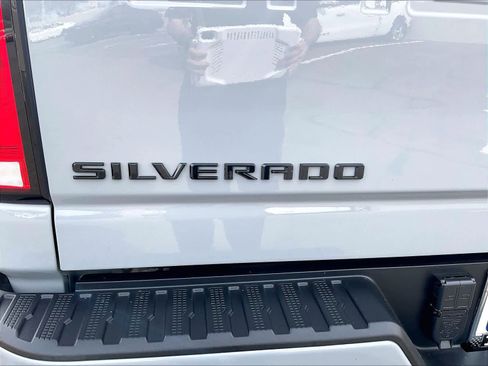 Used 2024 Chevrolet Silverado 2500 LTZ w/ LTZ Plus Package image 11