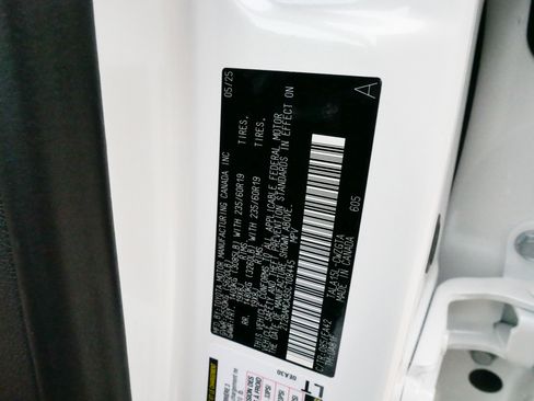 Used 2025 Lexus RX 350 Premium w/ Accessory Package (Z1) image 33