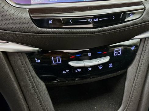Used 2018 Cadillac XT5 Luxury w/ Driver Awareness Package FWD image 16