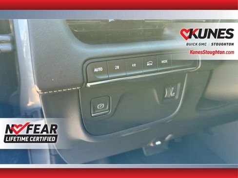 Used 2023 Cadillac Escalade Premium Luxury AWD/4WD image 27