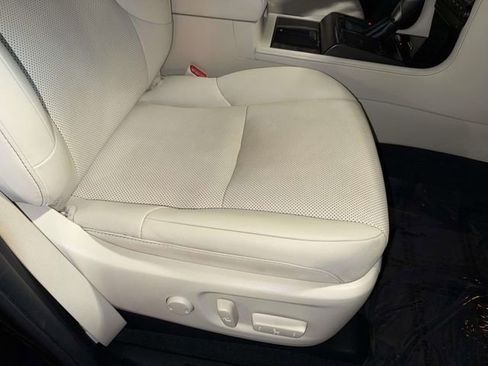 Certified 2023 Lexus GX 460 Premium w/ Premium Package AWD/4WD image 15