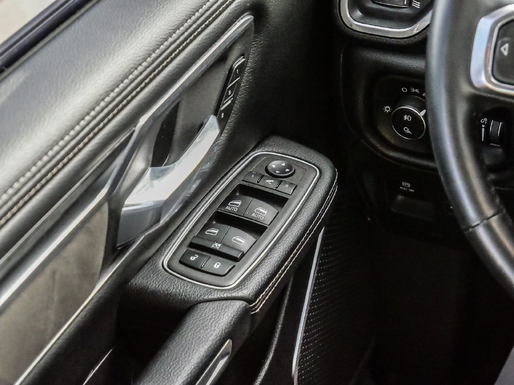 Used 2024 RAM 1500 Laramie RWD image 31