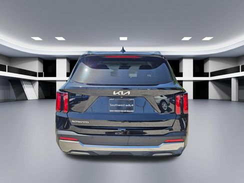 Certified 2024 Kia Sorento S FWD image 5